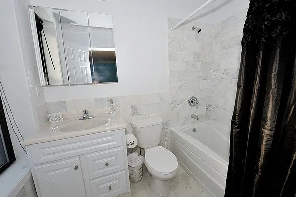 Rented by Eisenberg Exclusives | media 25