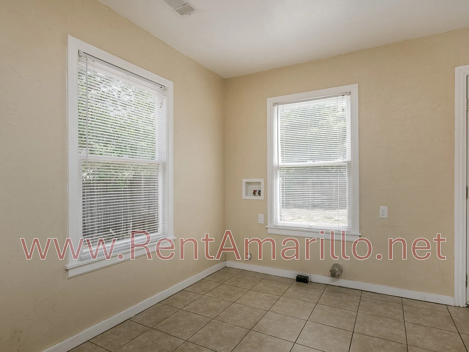 1913 Crockett St — Photo 4