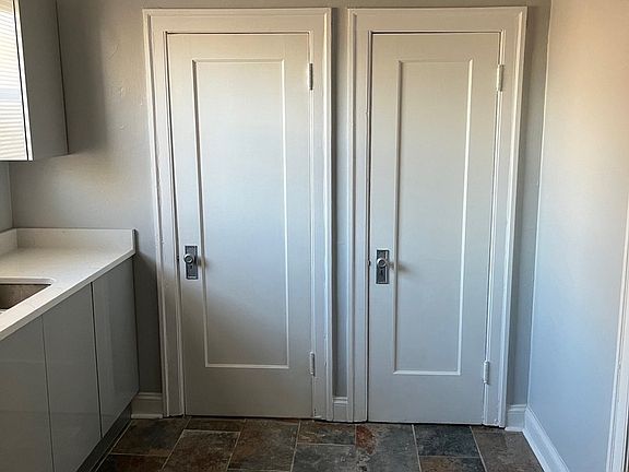5th image of 7352 S Blackstone Ave