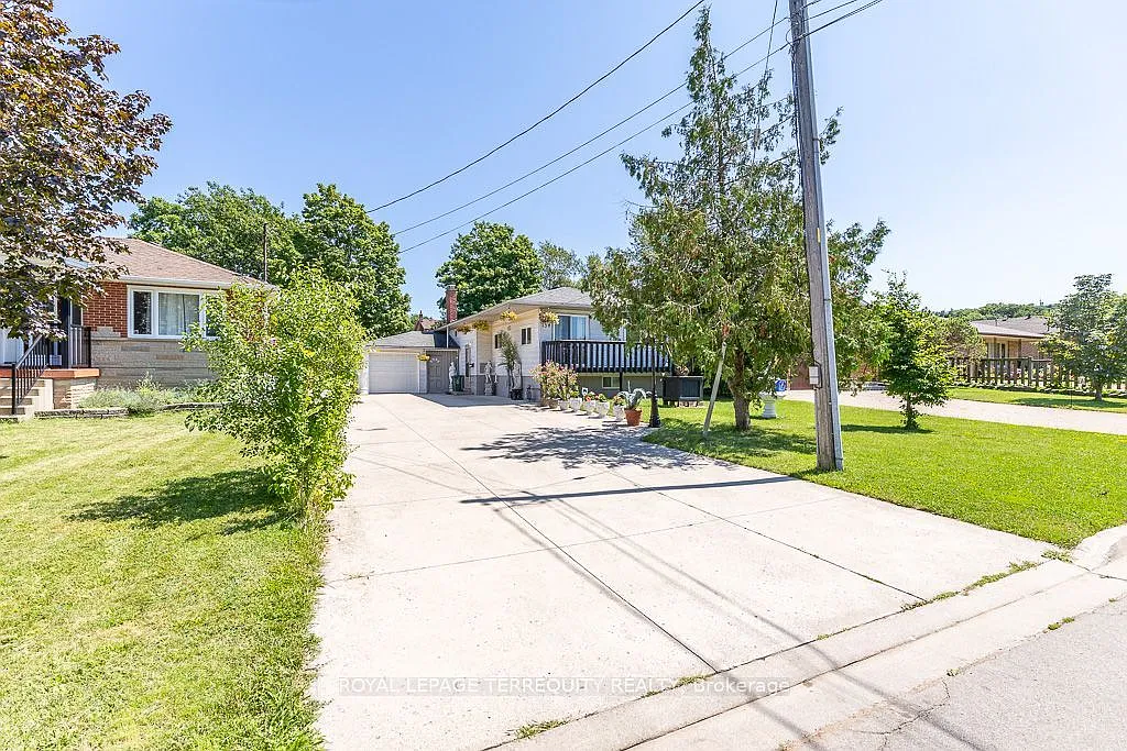 3 bed, $2,750 — Photo 1