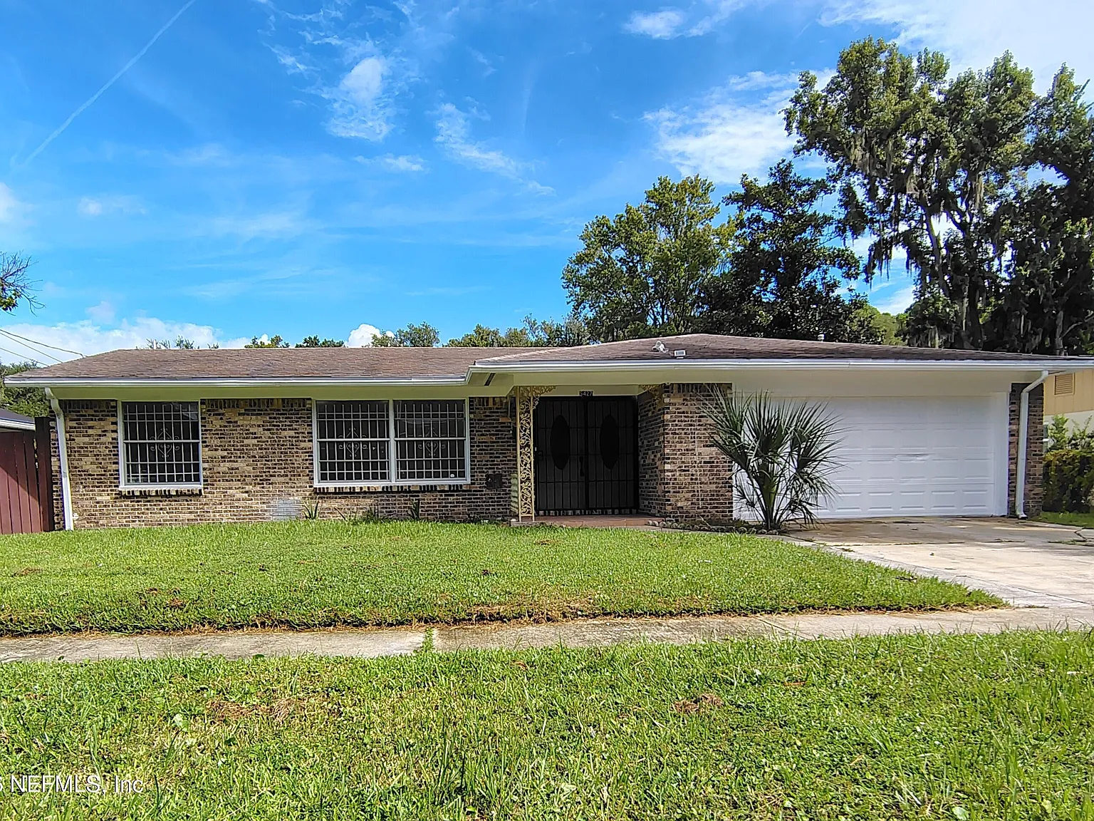 3 bed, 2.0 bath, 1742 sqft, $2,400 — Photo 1