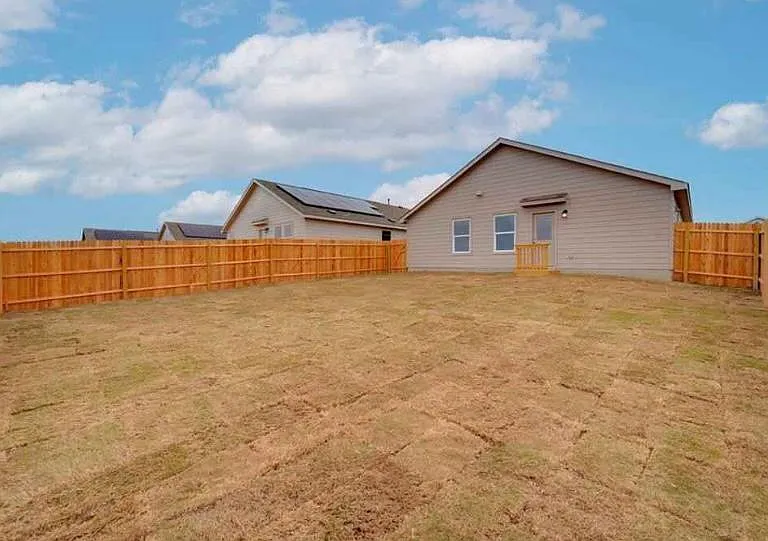 2808 Rosefinch — Photo 11