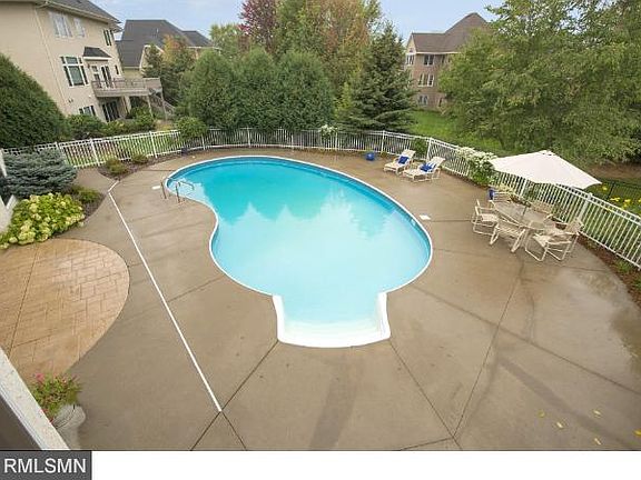 3rd image of 8890 Springwood Dr
