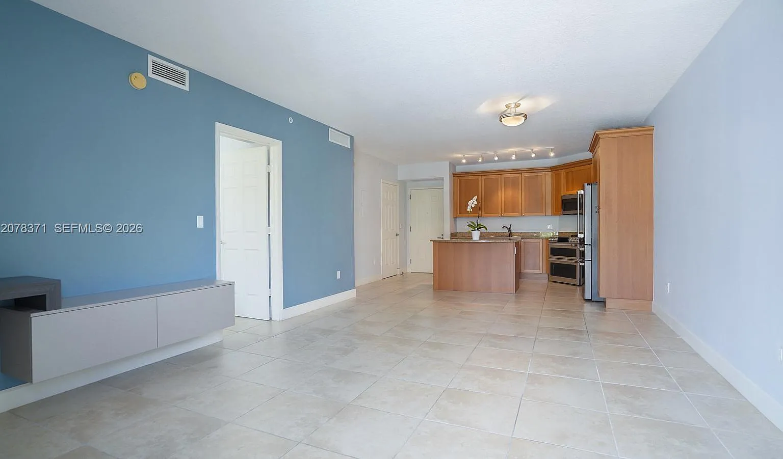 55 Merrick Condo — Photo 4
