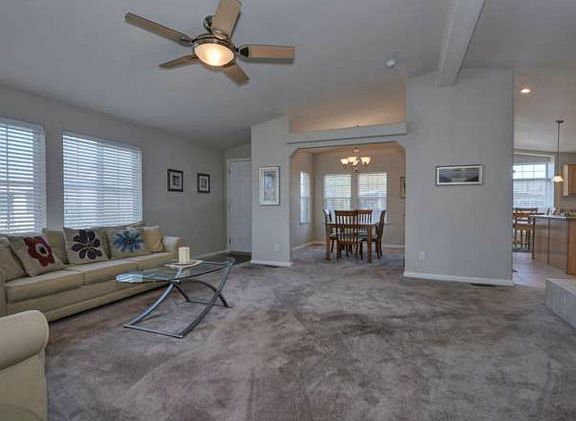 5th image of 386 Chateau La Salle Dr