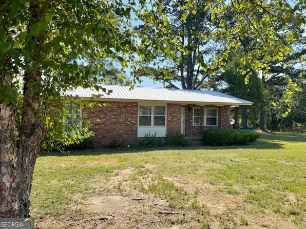 36 Strozier St, Mc Rae, GA 31055
