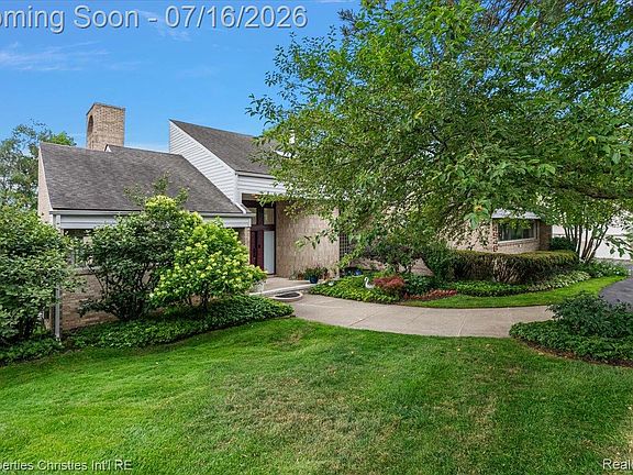 4th image of 4948 Champlain Cir