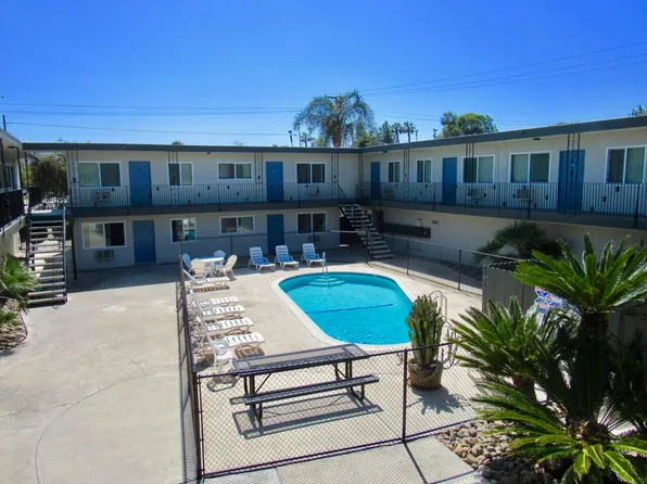 Spacious Upgraded Floorplan!, 454 N Fig St APT 3, Escondido, CA 92025