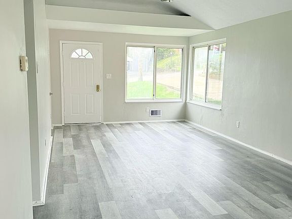2nd image of 10807 Highpoint Dr