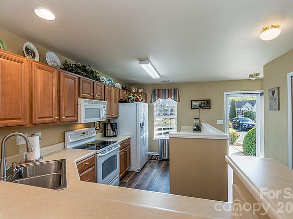 4th image of 1683 Alpine Ridge Pl