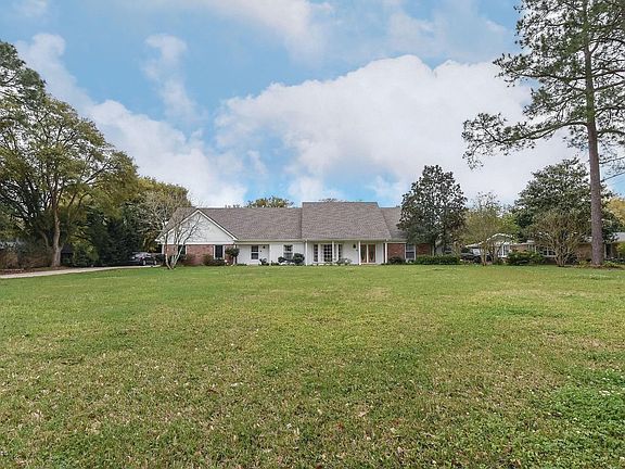 3rd image of 4006 Walnut Dr