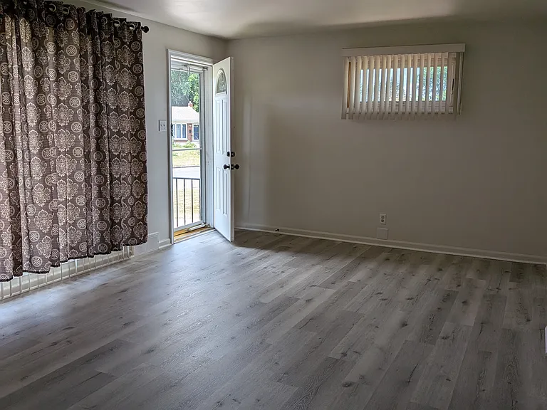 3911 Church St — Photo 10