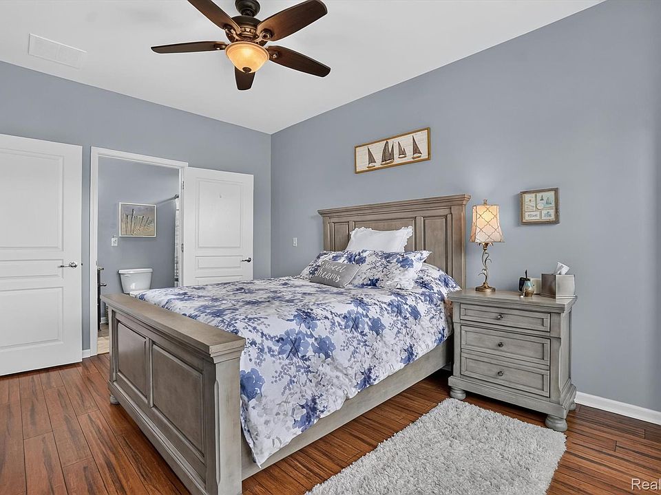 9397 Sand Hill Dr, photo 26