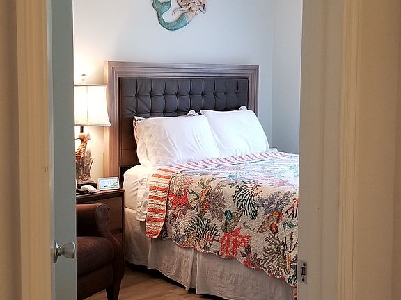 Guest bedroom