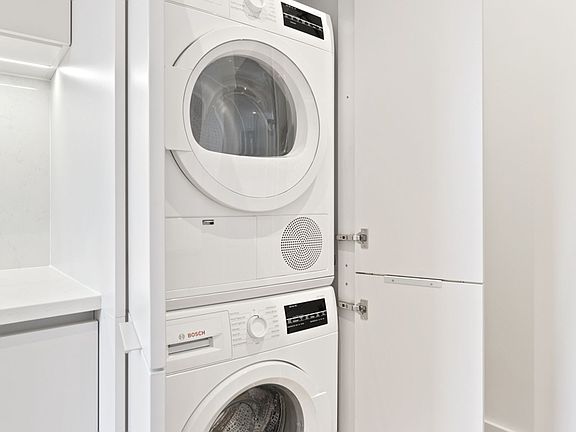 4th image of 415 Washington Ave APT 12