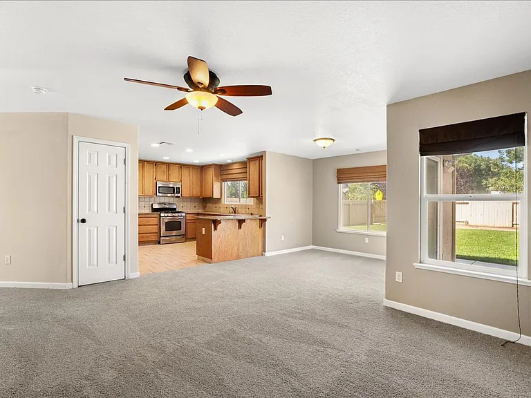 1002 Bay Terrace Dr — Photo 8