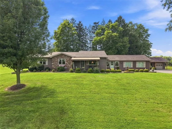 929 Old Pulaski Rd, New Castle, PA 16105