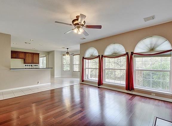5th image of 10716 Bay Laurel Trl