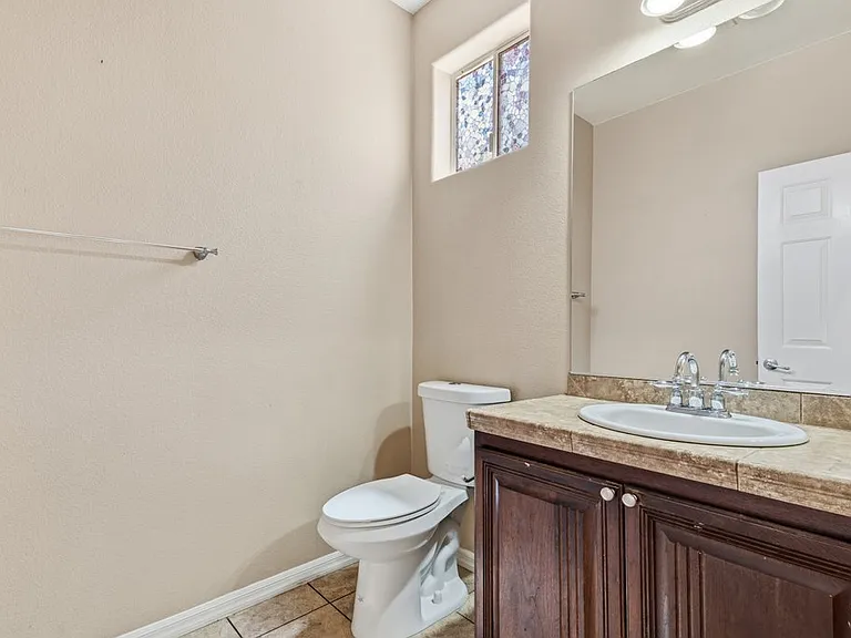 527 Newberry Springs Dr — Photo 17
