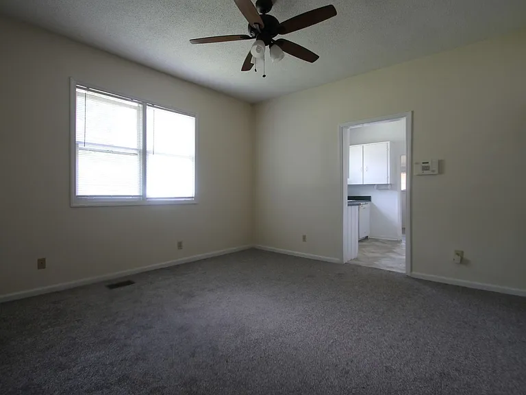 556 Flint St — Photo 10