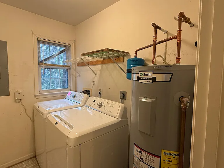 8607 Leslie Ct — Photo 14