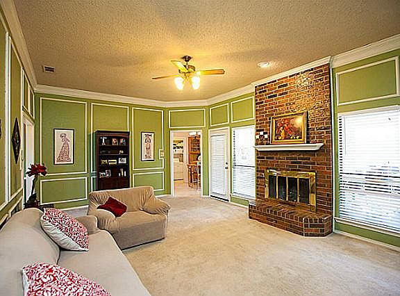 4th image of 2039 Robin Hill Ln