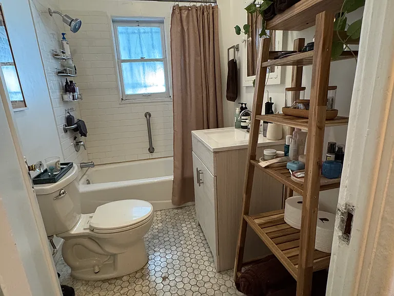 1132 N Vista St #1 — Photo 23