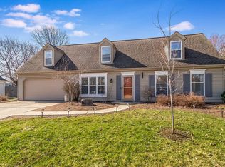 408 Juniper Pkwy, Libertyville, IL 60048