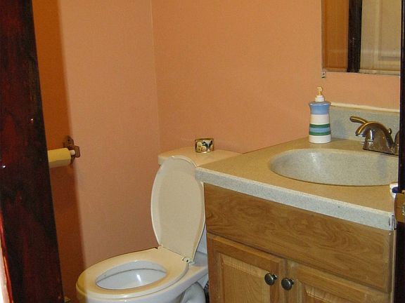 Down 1/2 Bath 1