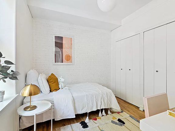 3rd image of 375 Lincoln Pl APT 2I