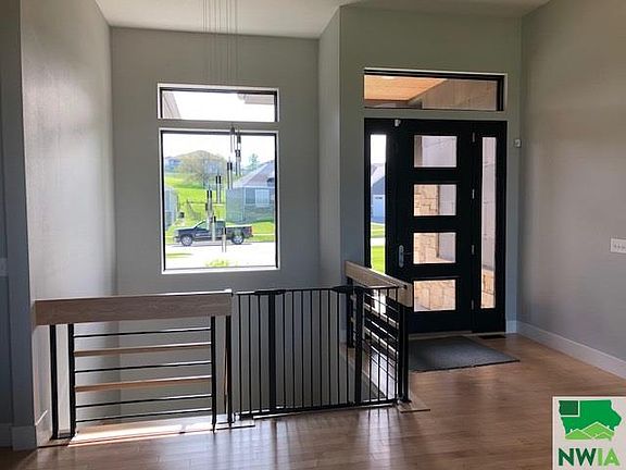 2nd image of 6550 Palm Valley Dr