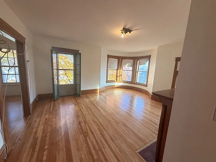 2 bed, 1.0 bath, $2,600 — Photo 3
