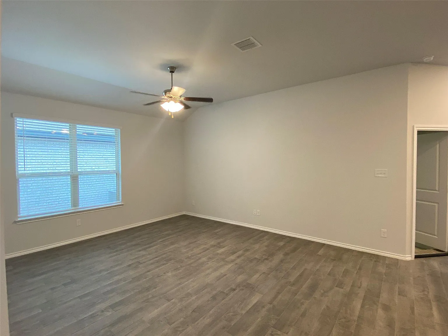3 bed, 1723 sqft, $1,995 — Photo 4