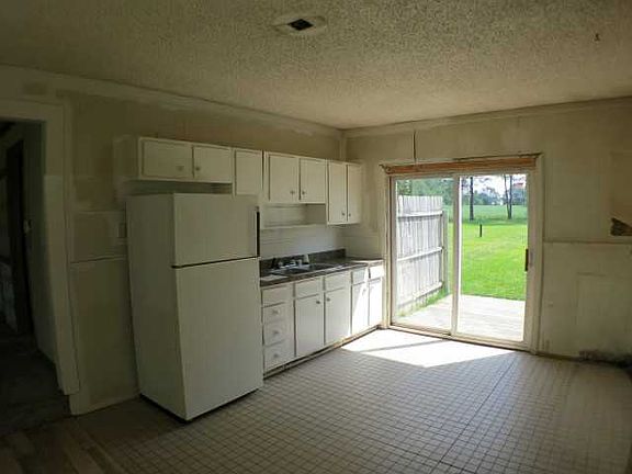 5th image of 7676 Ts Ave E