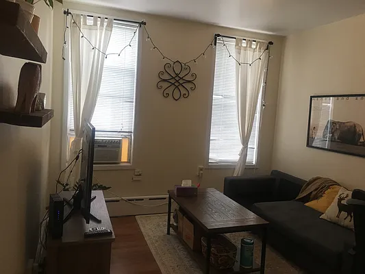 Rented by Amorelli Realty | media 21