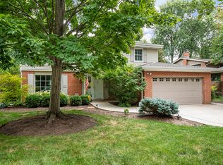 1211 Norman Ln, Deerfield, IL 60015