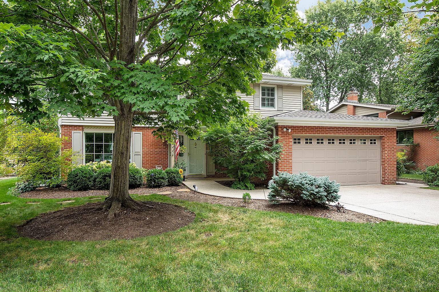 1211 Norman Ln photo 1