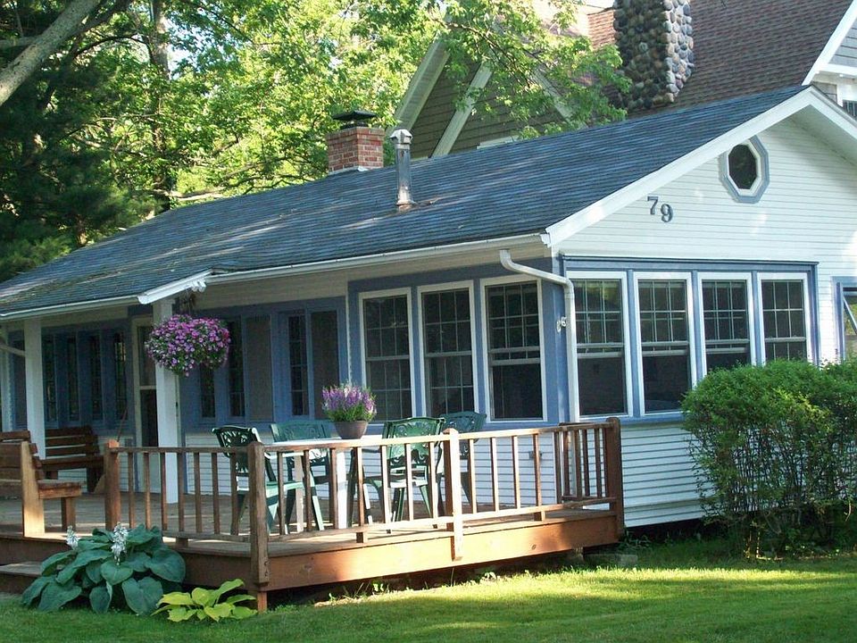 1st image of 79 Bluff Dr