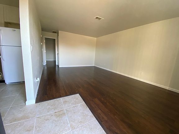 2nd image of 313 Lawton St APT 4