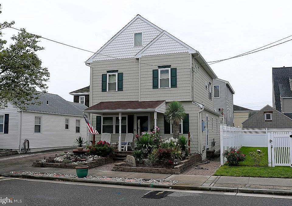 1st image of 32 N Manor Ave