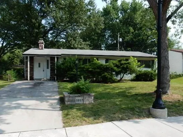 9807 Traverse Ln, Saint Louis, MO 63134