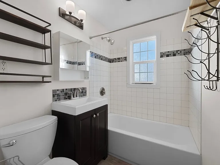 5707 N Lindeke St — Photo 4