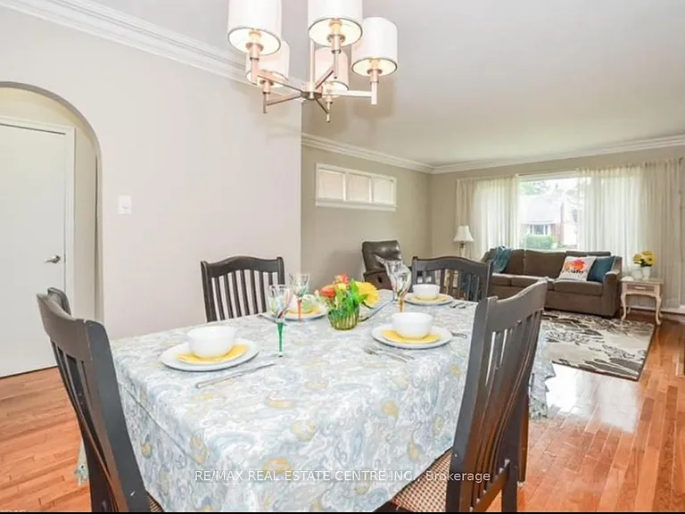37 McKenzie Ave #MAIN — Photo 6