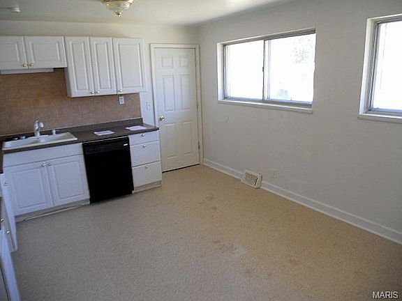 5th image of 1747 Beecher Dr