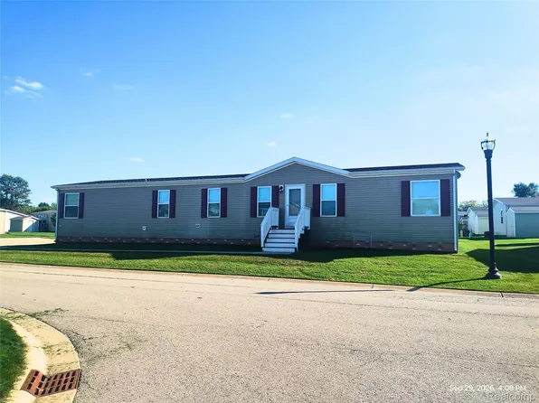 11184 Juniper Ridge Ct, South Lyon, MI 48178