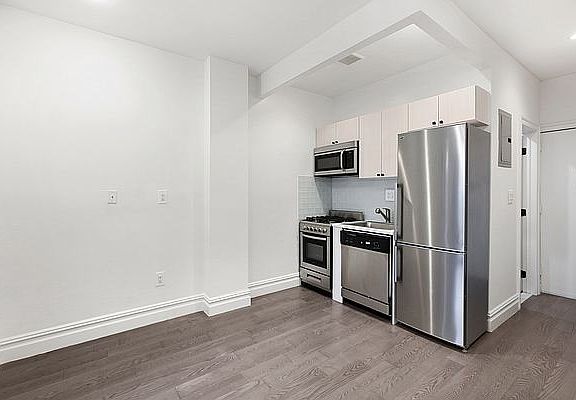 4th image of 20 Avenue A APT 5F