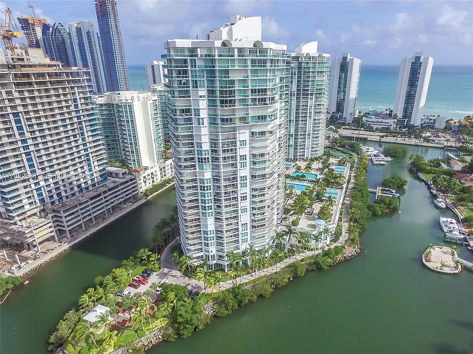 16500 Collins Ave #454