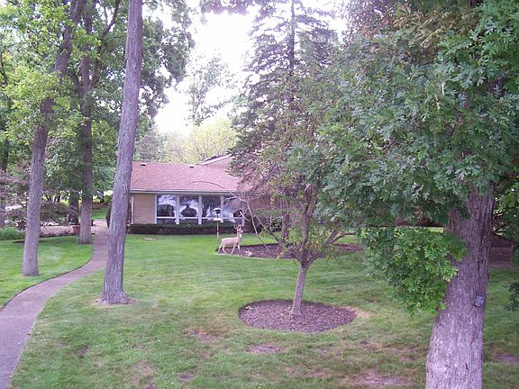 4th image of 42451 N Woodbine Ave