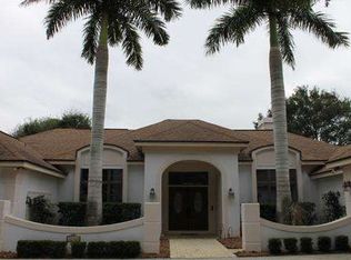 12300 Oaks Ln, Seminole, FL 33772