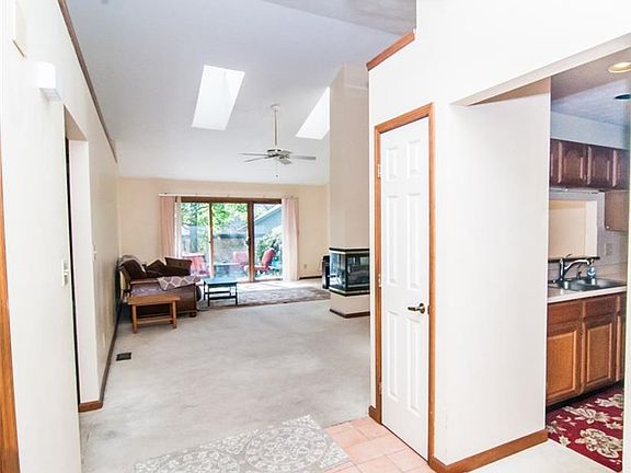 3rd image of 4969 Field Point Ct